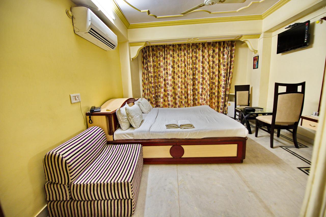 Hotel Jannat And Restaurant Ajmer Bagian luar foto