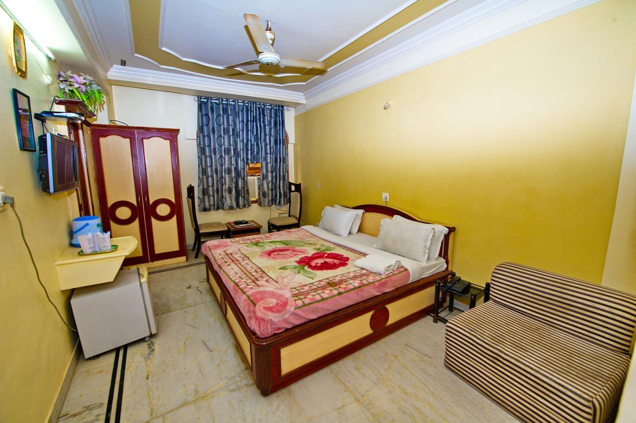 Hotel Jannat And Restaurant Ajmer Bagian luar foto